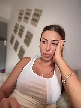 RaquelleDevon online show from 09/09/25, 05:29