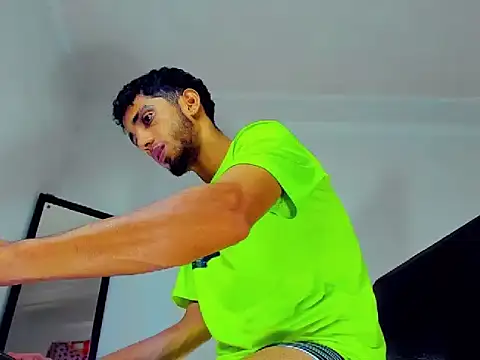 Snapshot of Gregory_hard chatting on 12/22/24, 04:27 Gregory hard online show from 12/22/24, 04:27