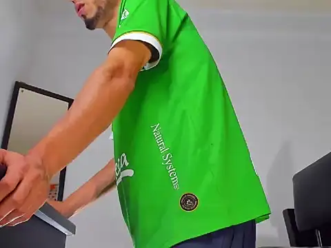 Snapshot of Gregory_hard chatting on 12/26/24, 02:16 Gregory hard online show from 12/26/24, 02:16