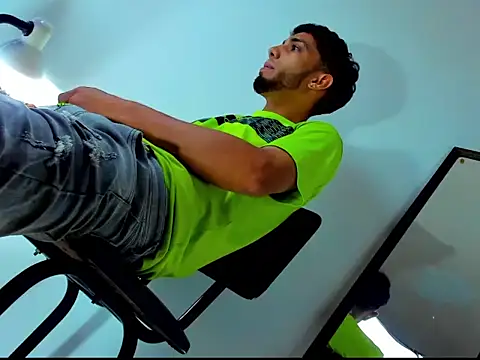 Snapshot of Gregory_hard chatting on 02/16/25, 04:42 Gregory hard online show from 02/16/25, 04:42