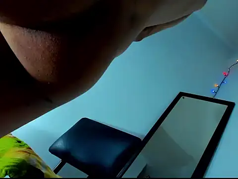 Snapshot of Gregory_hard chatting on 02/23/25, 07:11 Gregory hard online show from 02/23/25, 07:11