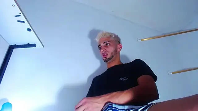 Snapshot of Gregory_hard chatting on 09/14/25, 07:35 Gregory hard online show from 09/14/25, 07:35