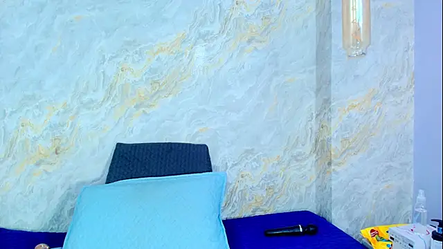 Mia candy 0 online show from 02/21/26, 12:06