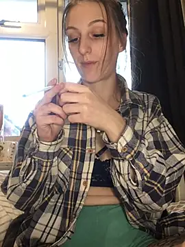 indie-rayne online show from 12/10/24, 03:01