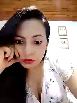 Snapshot of anaruiz_ chatting on 02/14/25, 04:15 anaruiz online show from 02/14/25, 04:15