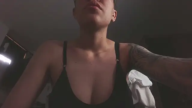 Cutie Shy  online show from 04/04/26, 11:18