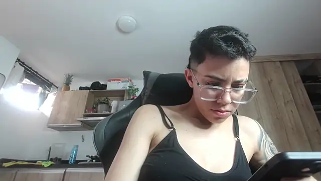 Cutie Shy  online show from 06/12/26, 01:10