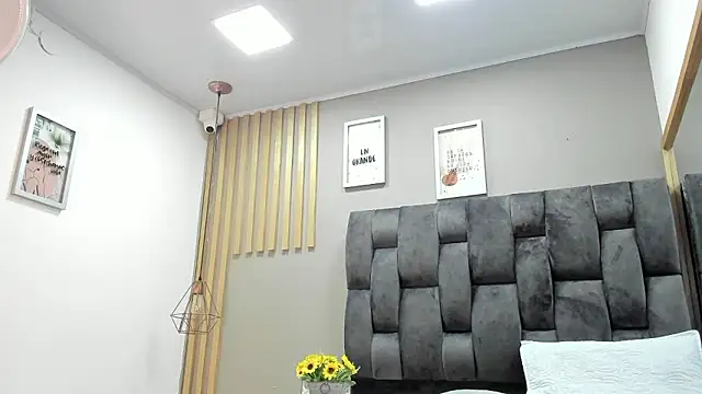 Snapshot of camila__herrera chatting on 12/05/24, 09:28 camila herrera online show from 12/05/24, 09:28