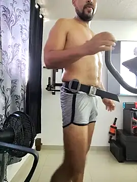 LatinMar online show from 03/10/25, 01:43