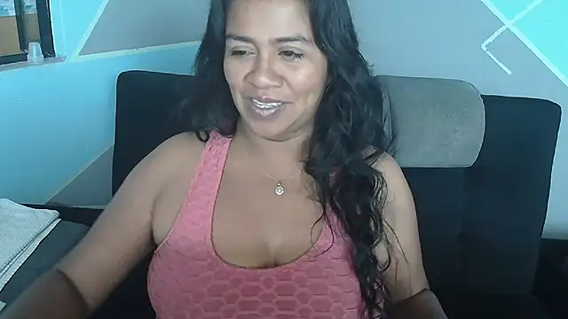 Snapshot of saggil23 chatting on 07/12/26, 09:00 saggil23 online show from 07/12/26, 09:00