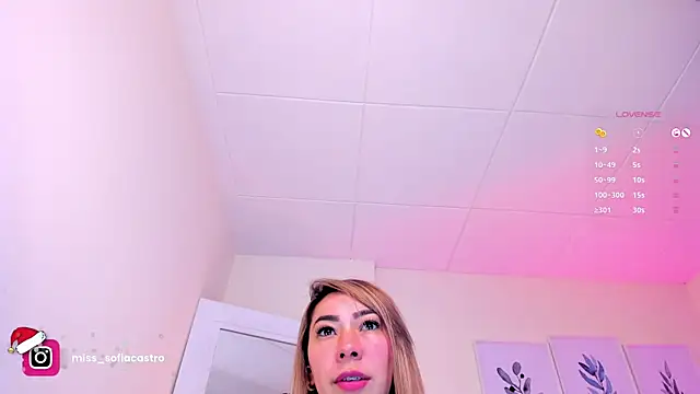 miss sofiaa online show from 12/20/24, 11:54