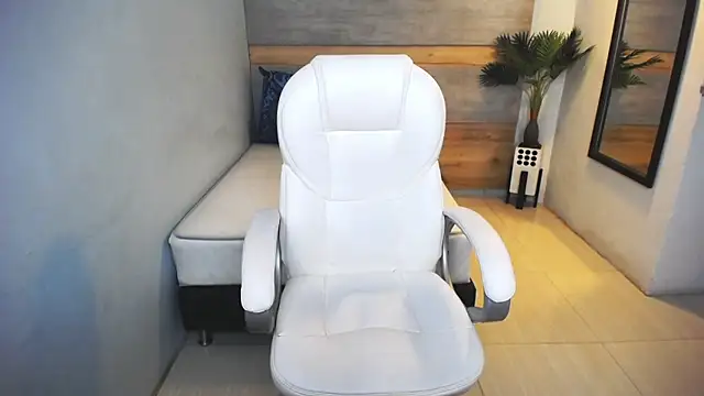 Snapshot of liseth_fox chatting on 12/10/24, 02:16 liseth fox online show from 12/10/24, 02:16