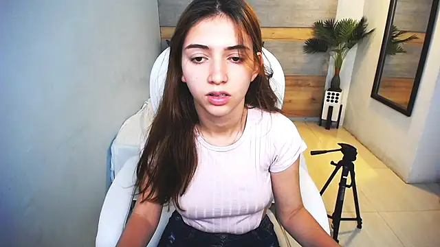 Snapshot of liseth_fox chatting on 12/11/24, 02:09 liseth fox online show from 12/11/24, 02:09