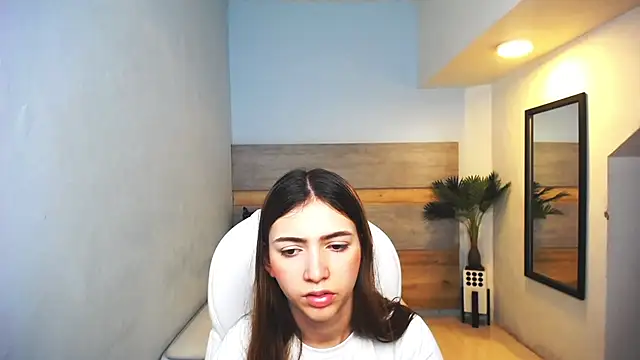 Snapshot of liseth_fox chatting on 12/20/24, 07:07 liseth fox online show from 12/20/24, 07:07