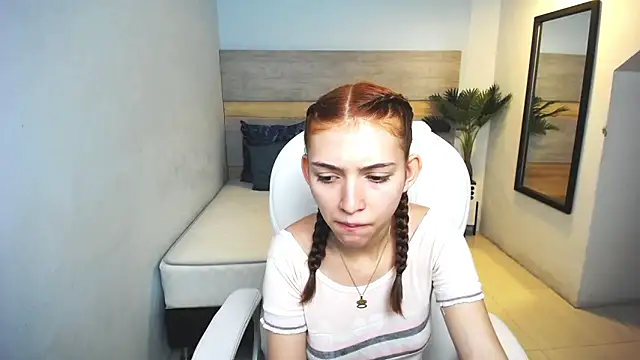 Snapshot of liseth_fox chatting on 12/24/24, 06:17 liseth fox online show from 12/24/24, 06:17