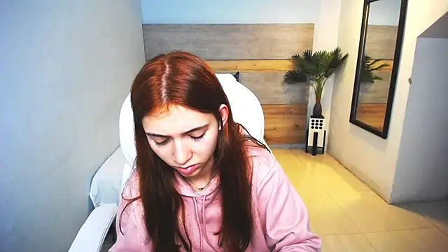 Snapshot of liseth_fox chatting on 12/27/24, 06:42 liseth fox online show from 12/27/24, 06:42