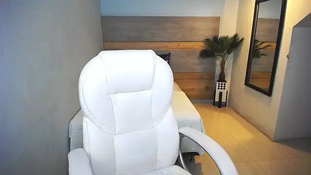 Snapshot of liseth_fox chatting on 12/28/24, 03:15 liseth fox online show from 12/28/24, 03:15