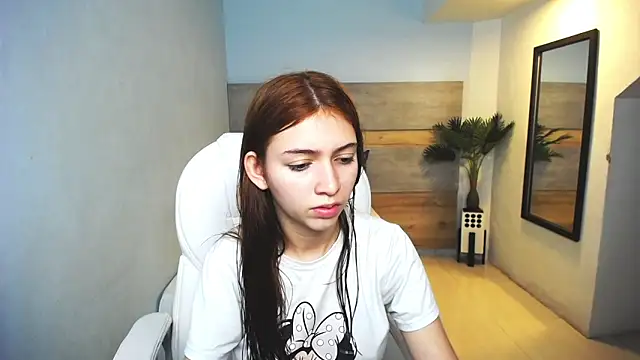 Snapshot of liseth_fox chatting on 01/04/25, 12:38 liseth fox online show from 01/04/25, 12:38