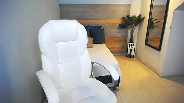 Snapshot of liseth_fox chatting on 01/07/25, 06:45 liseth fox online show from 01/07/25, 06:45