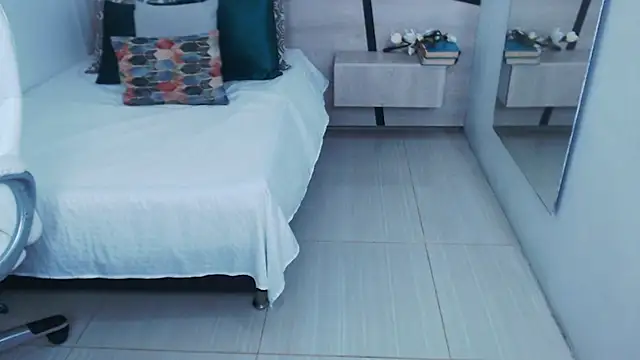 Snapshot of liseth_fox chatting on 01/08/25, 03:28 liseth fox online show from 01/08/25, 03:28