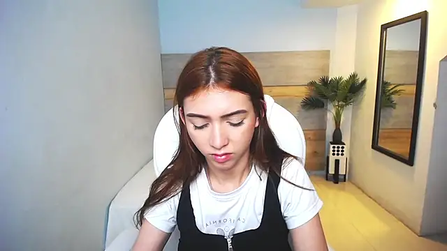 Snapshot of liseth_fox chatting on 01/17/25, 10:45 liseth fox online show from 01/17/25, 10:45