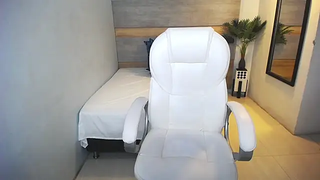 Snapshot of liseth_fox chatting on 01/18/25, 01:52 liseth fox online show from 01/18/25, 01:52