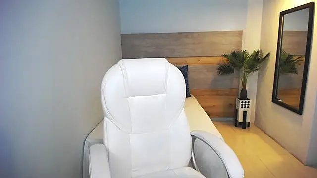 Snapshot of liseth_fox chatting on 01/25/25, 01:43 liseth fox online show from 01/25/25, 01:43