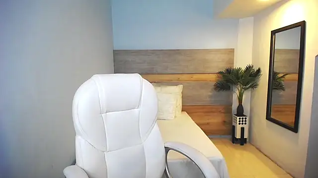 Snapshot of liseth_fox chatting on 02/03/25, 07:21 liseth fox online show from 02/03/25, 07:21