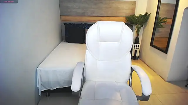 Snapshot of liseth_fox chatting on 02/26/25, 11:26 liseth fox online show from 02/26/25, 11:26