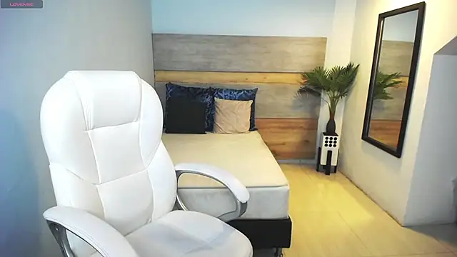 Snapshot of liseth_fox chatting on 03/07/25, 07:38 liseth fox online show from 03/07/25, 07:38