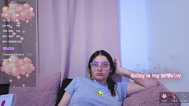 lessliee22  online show from 05/19/26, 07:37