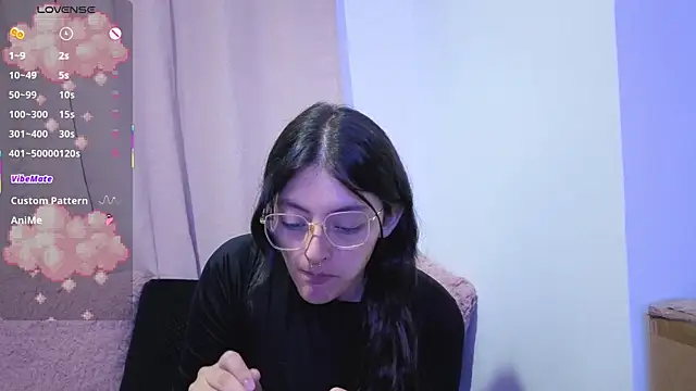 lessliee22  online show from 05/24/26, 06:07