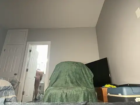 Snapshot of ChiRaqb8 chatting on 11/04/25, 01:16 ChiRaqb8 online show from 11/04/25, 01:16