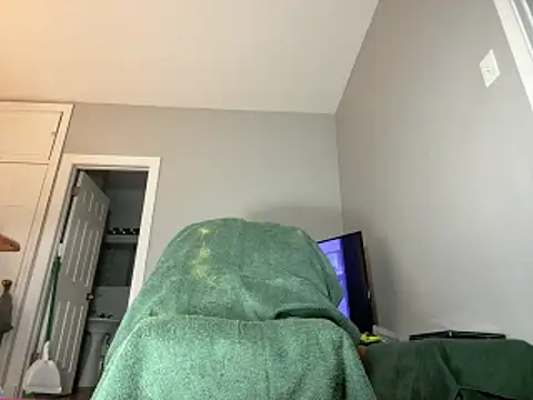 Snapshot of ChiRaqb8 chatting on 02/07/26, 01:42 ChiRaqb8 online show from 02/07/26, 01:42