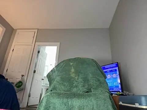 Snapshot of ChiRaqb8 chatting on 02/13/26, 11:50 ChiRaqb8 online show from 02/13/26, 11:50