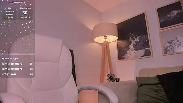 lara madisson online show from 03/09/25, 08:29