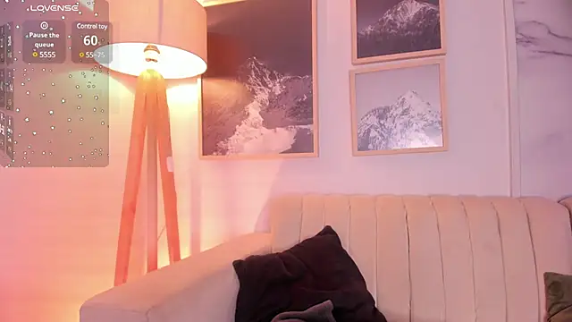 lara madisson online show from 03/15/25, 07:20