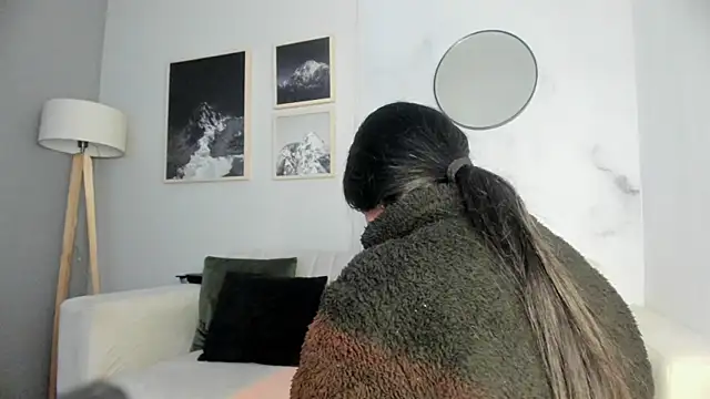 lara madisson online show from 09/19/25, 05:31