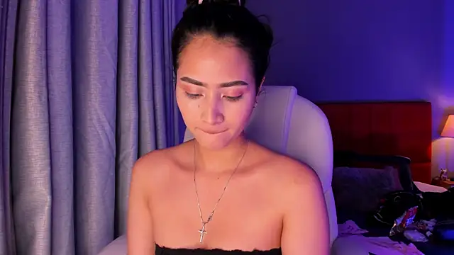 lara madisson online show from 10/25/25, 05:37