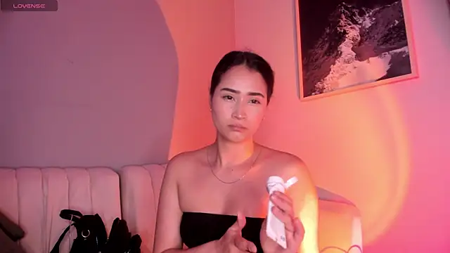 lara madisson online show from 05/05/26, 06:43