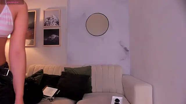 lara madisson online show from 07/16/26, 05:46