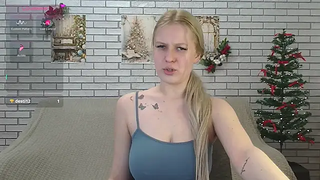 EmiliaDuchess online show from 12/30/24, 03:02