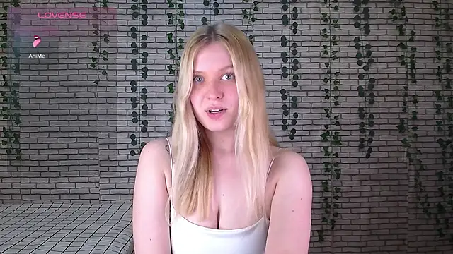 EmiliaDuchess online show from 10/11/25, 11:42