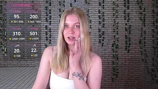 EmiliaDuchess online show from 10/15/25, 09:53