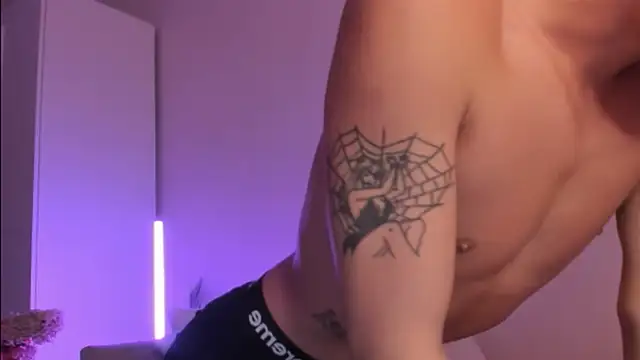 agelandreww online show from 10/24/25, 04:03