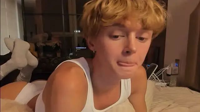 agelandreww online show from 04/20/26, 05:26