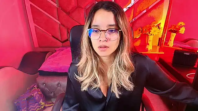 Snapshot of Olivia_Fox69 chatting on 11/11/25, 03:17 Olivia Fox69 online show from 11/11/25, 03:17