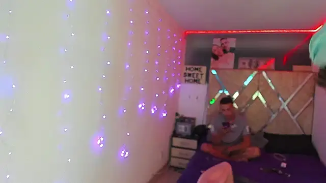 parejacaliente20154 online show from 02/05/26, 11:04