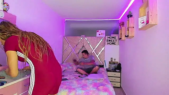 parejacaliente20154 online show from 03/24/26, 11:04