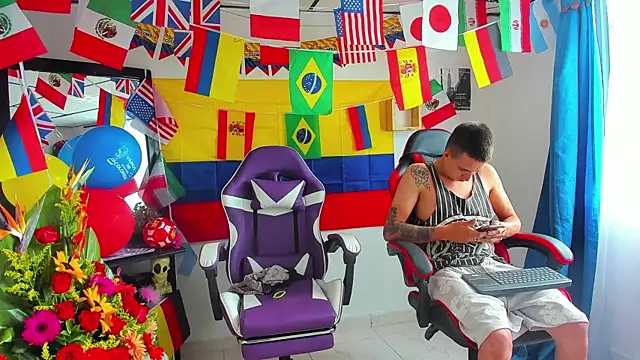parejacaliente20154 online show from 06/22/26, 01:08